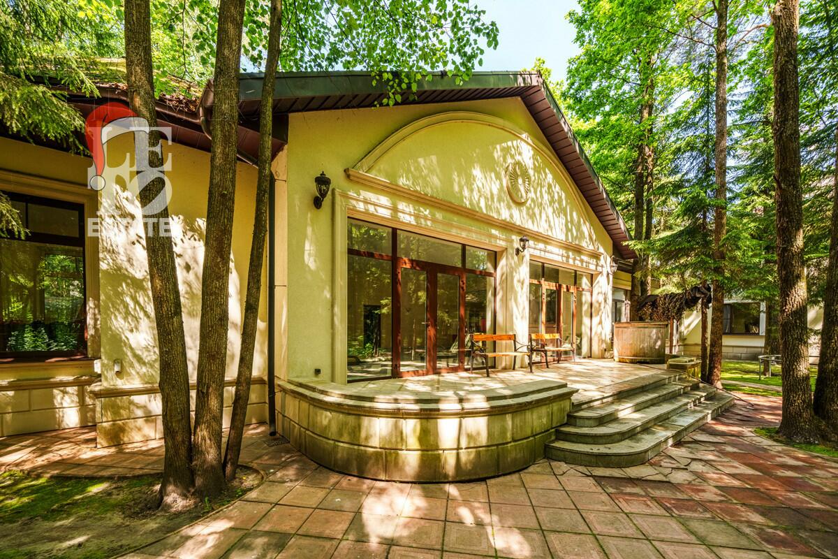 2-этажный коттедж 1 025 м² с отделкой