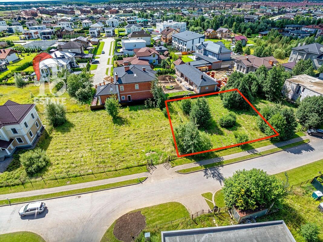 Участок 10.4 сот. в охраняемом поселке