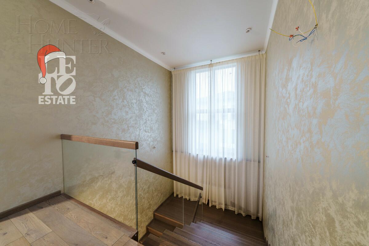 2-этажный коттедж 400 м² с отделкой