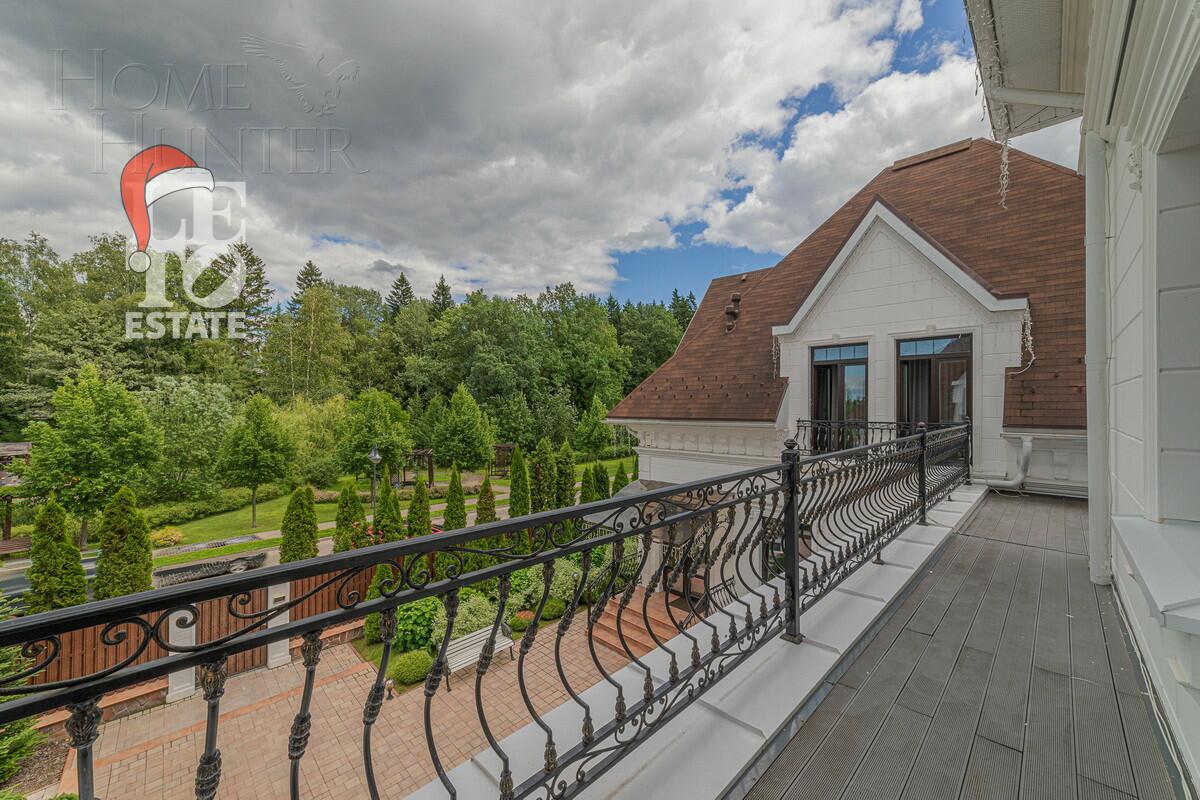 3-этажный коттедж 1 200 м² с отделкой