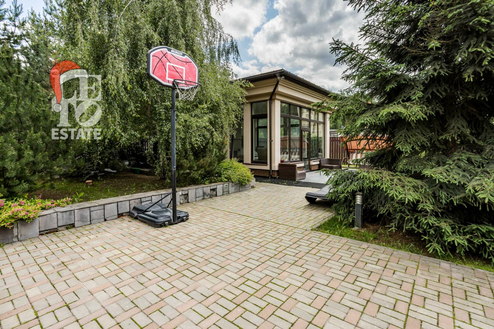 2-этажный коттедж 550 м² с отделкой