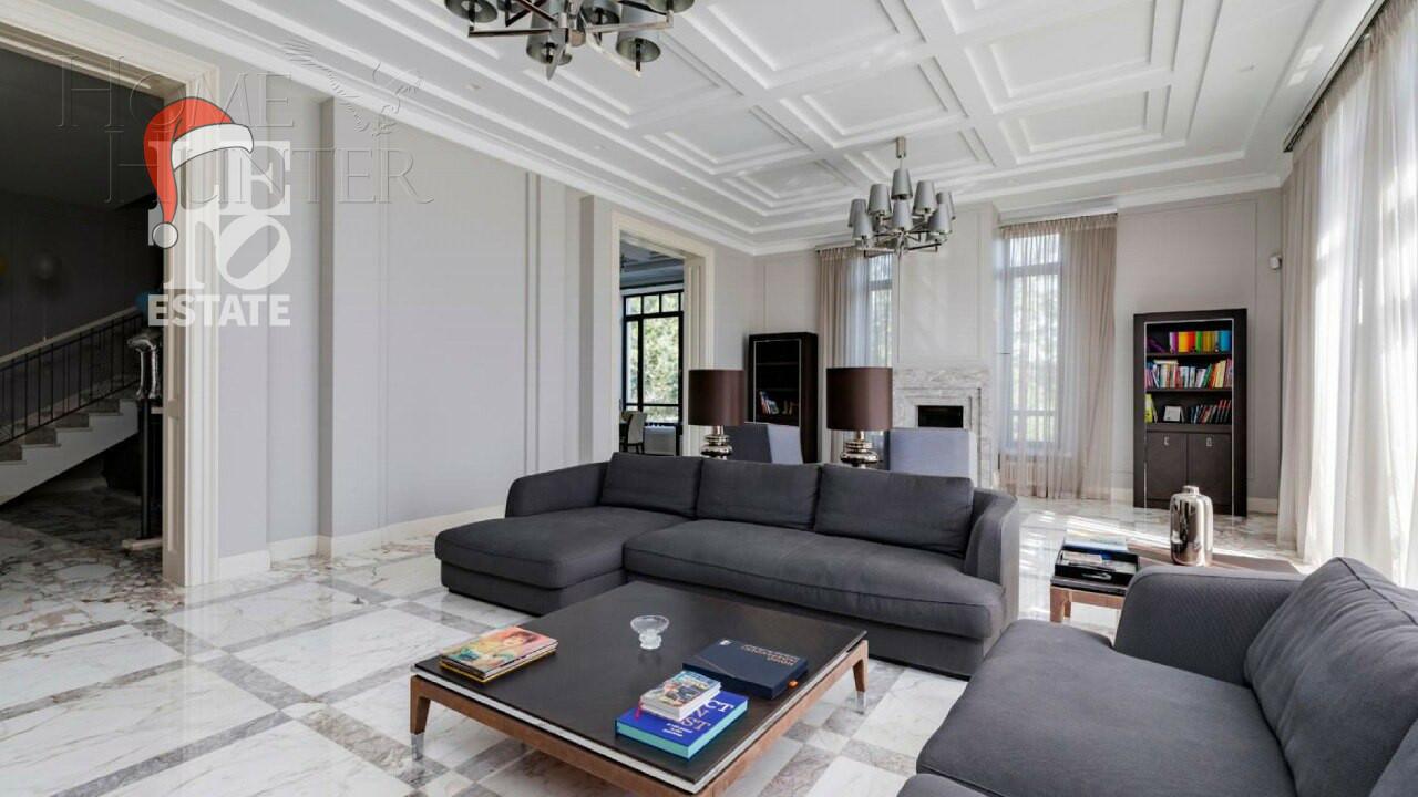 3-этажный коттедж 1 185 м² с отделкой