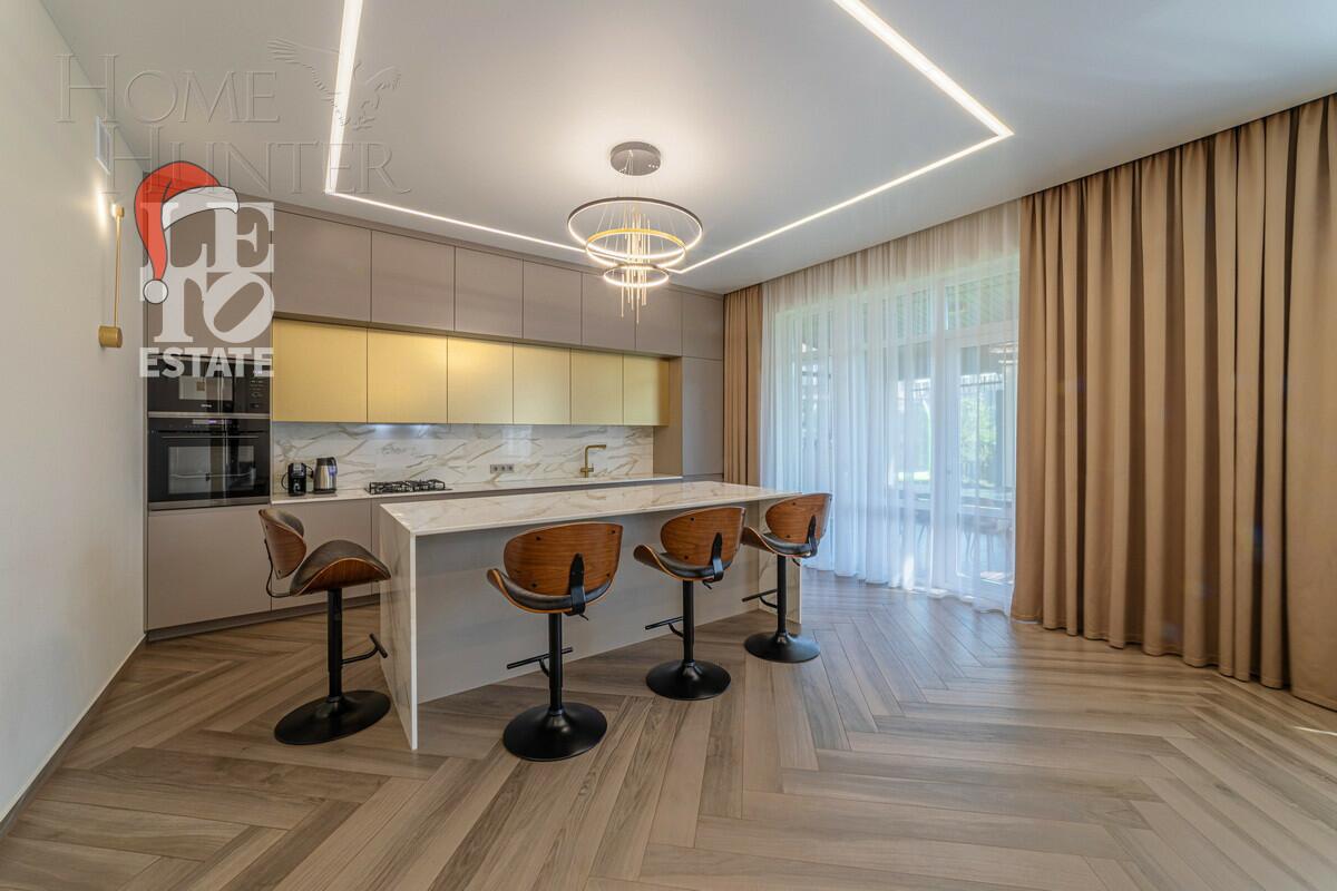 2-этажный коттедж 241 м² с отделкой