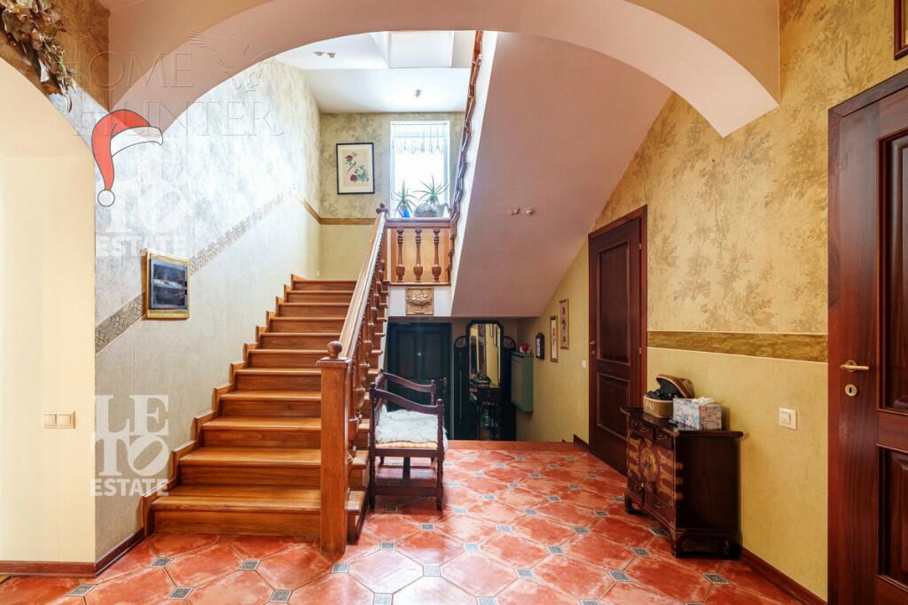 3-этажный коттедж 840 м² с отделкой