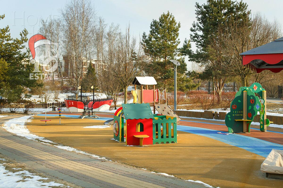 3-этажный таунхаус 264.6 м² с отделкой