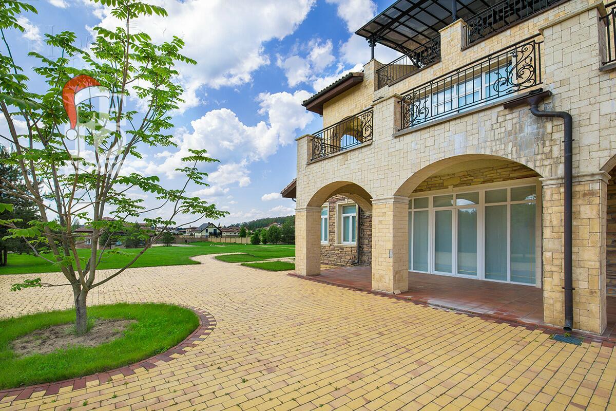 3-этажный коттедж 1 500 м² с отделкой