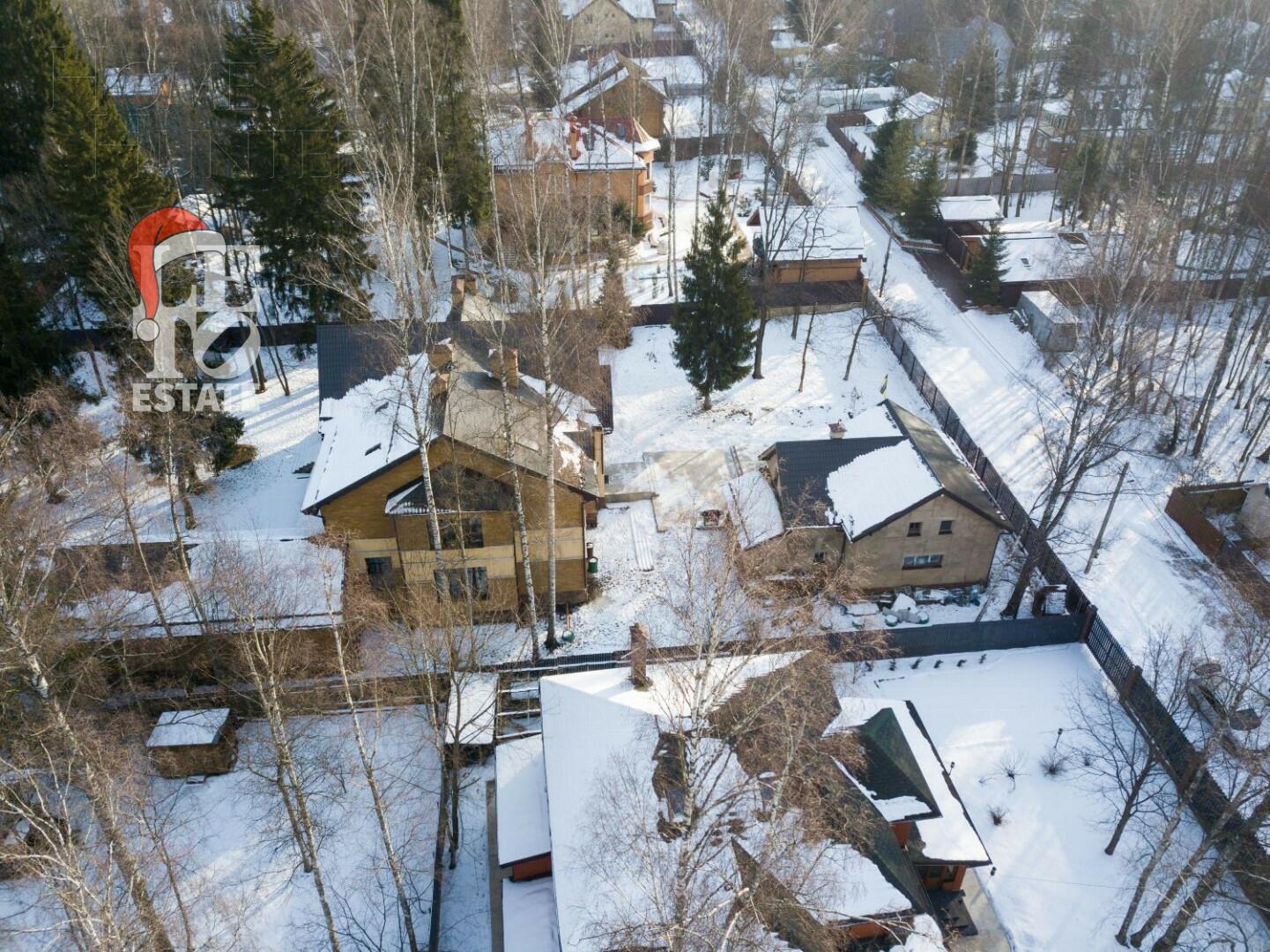 3-этажный коттедж 950 м² без отделки