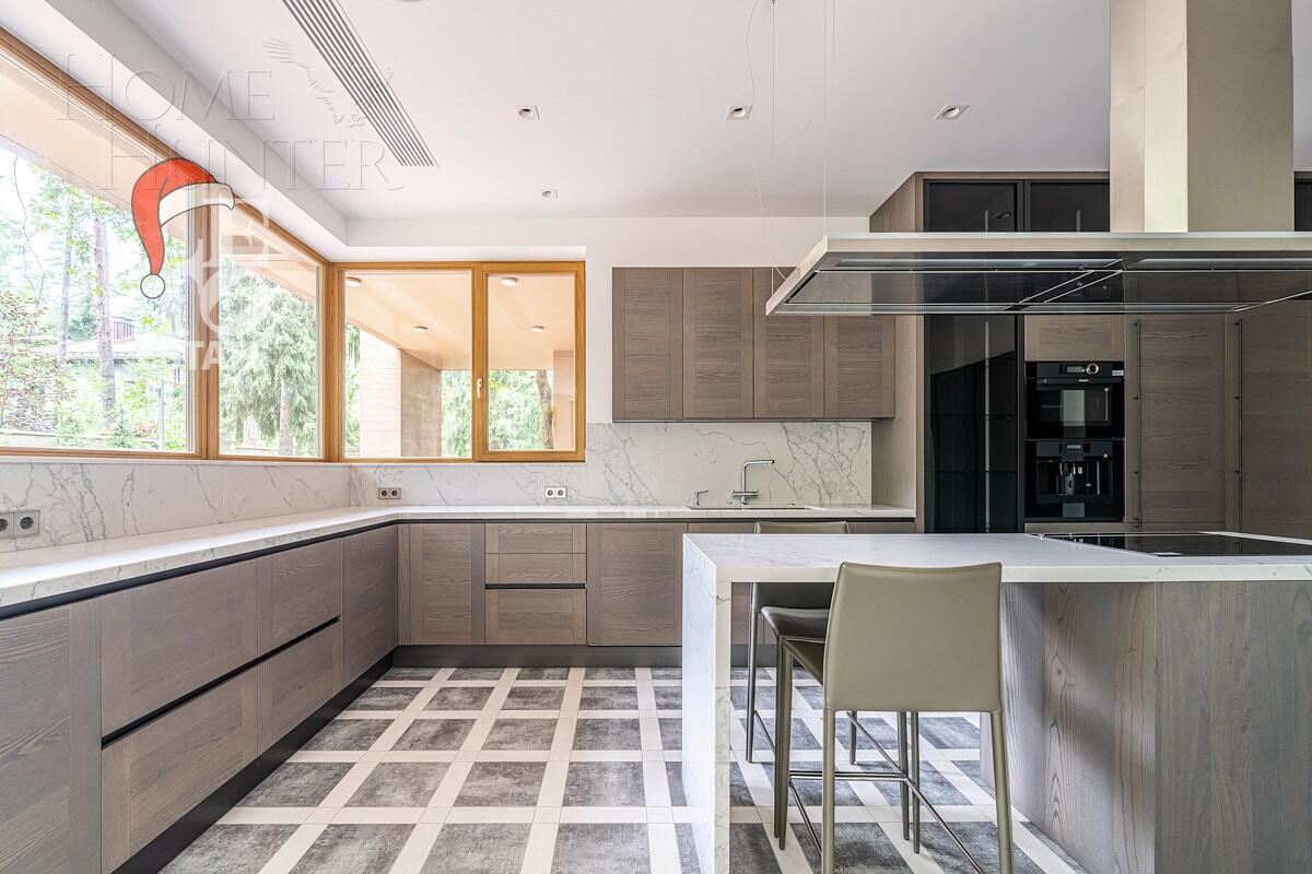 2-этажный коттедж 1 330 м² с отделкой