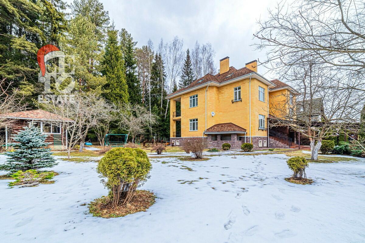 2-этажный коттедж 350 м² с отделкой