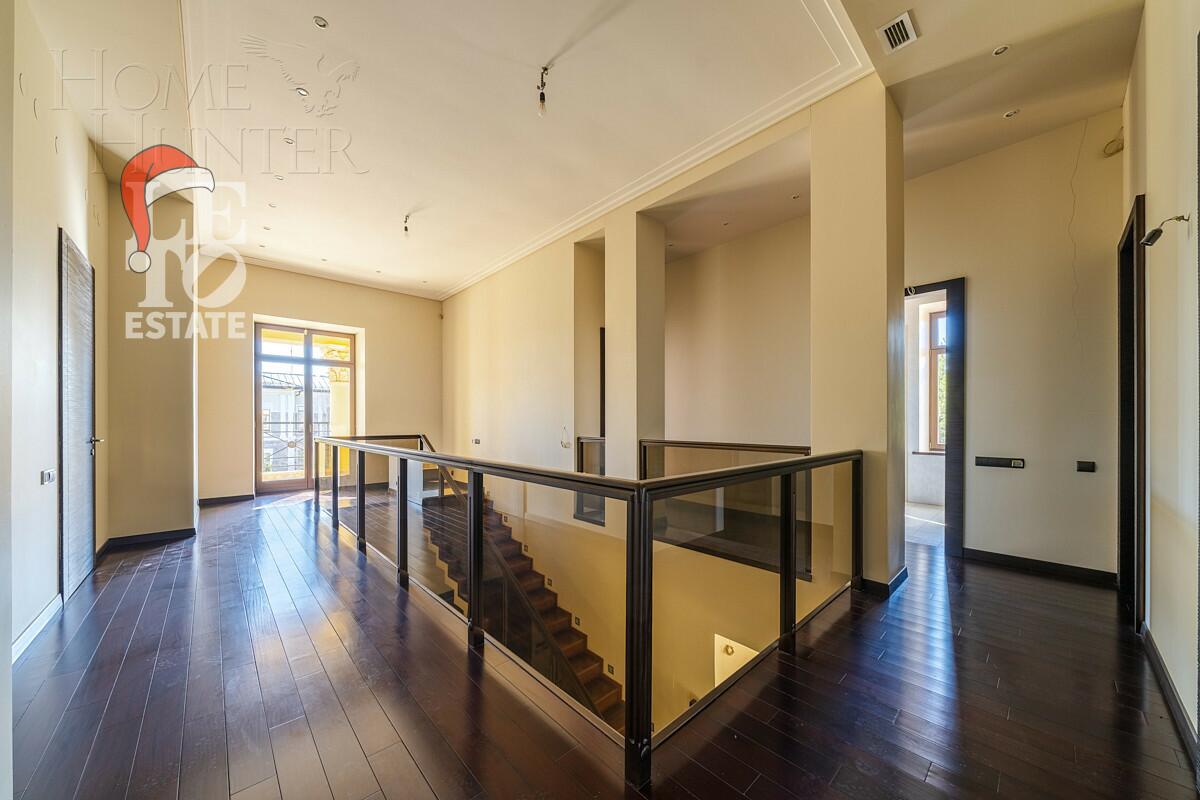 2-этажный коттедж 800 м² с отделкой