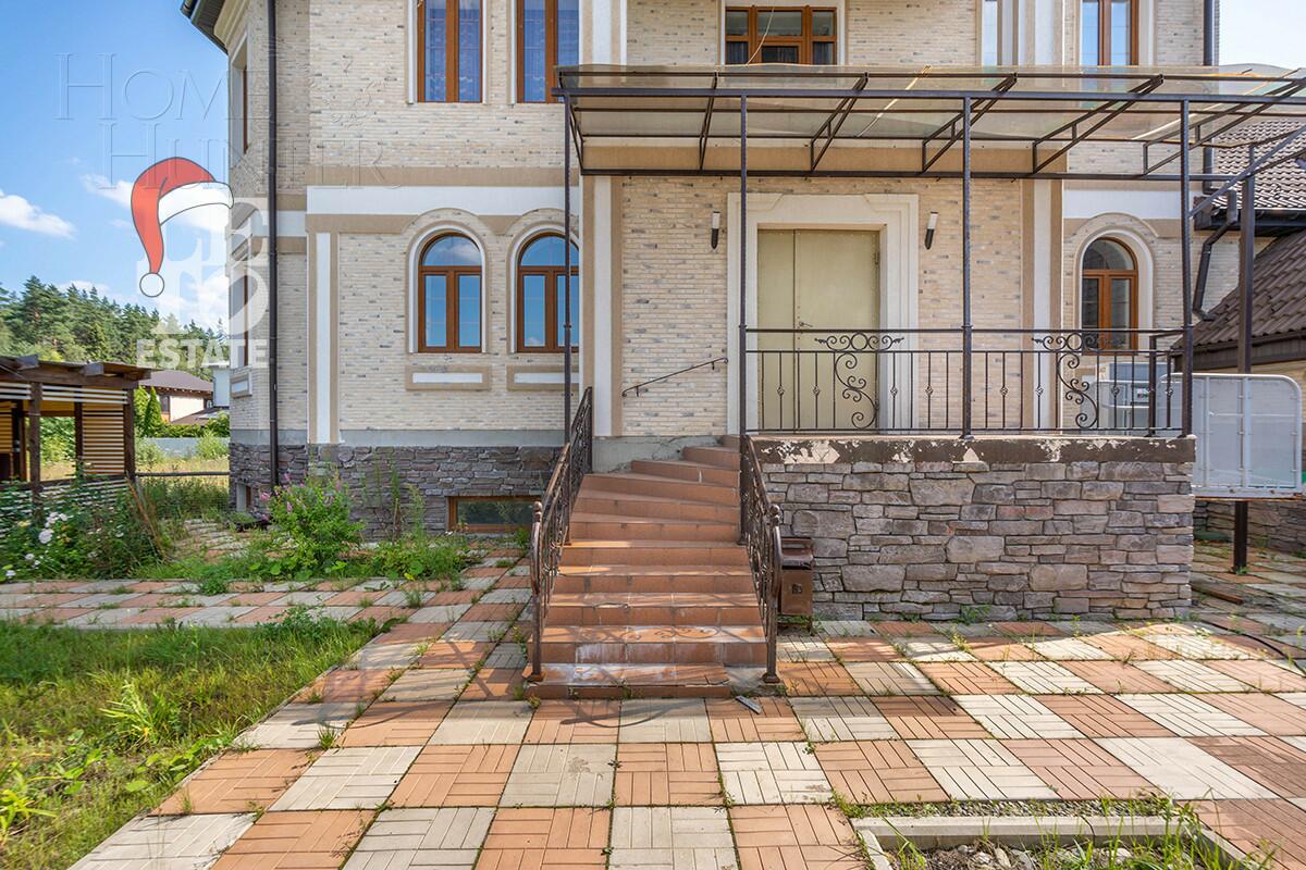 2-этажный коттедж 1 028 м² с отделкой