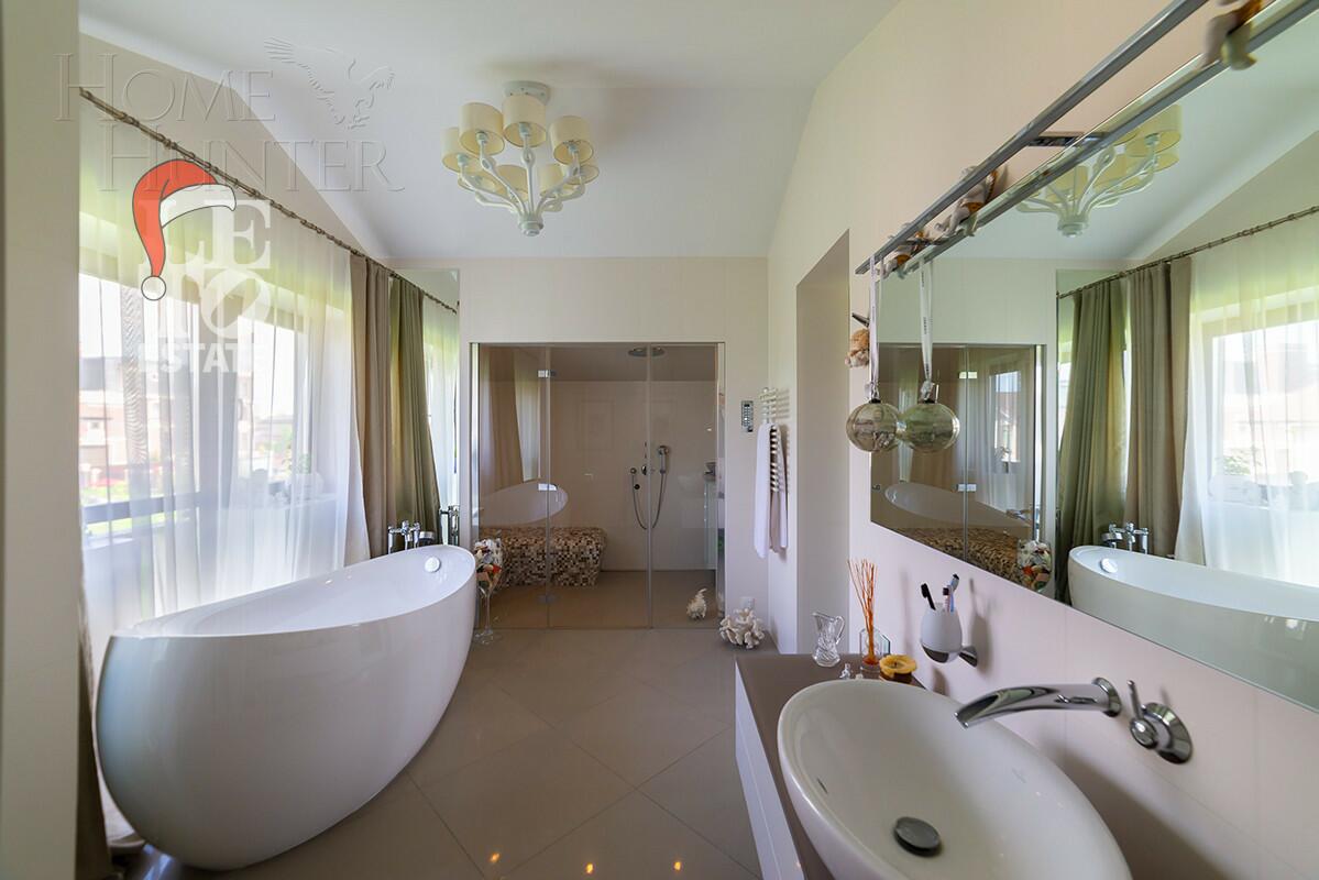 2-этажный коттедж 284.9 м² с отделкой