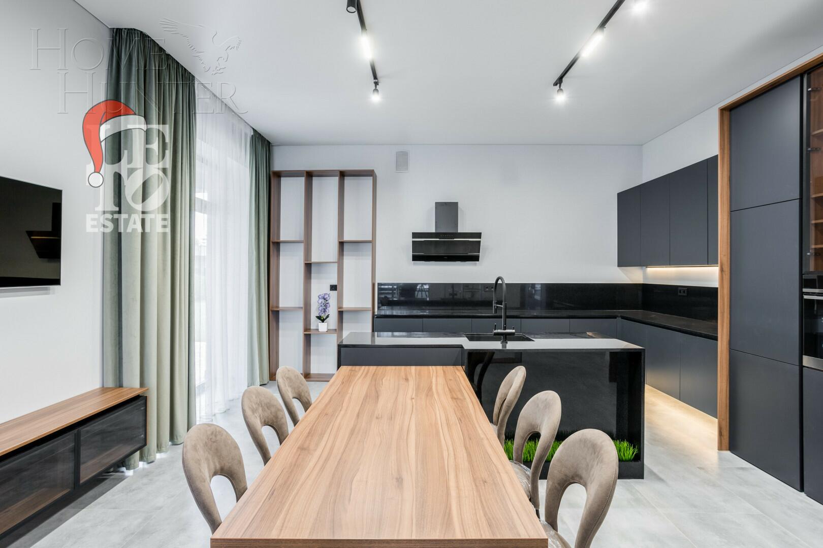 2-этажный коттедж 1 300 м² без отделки