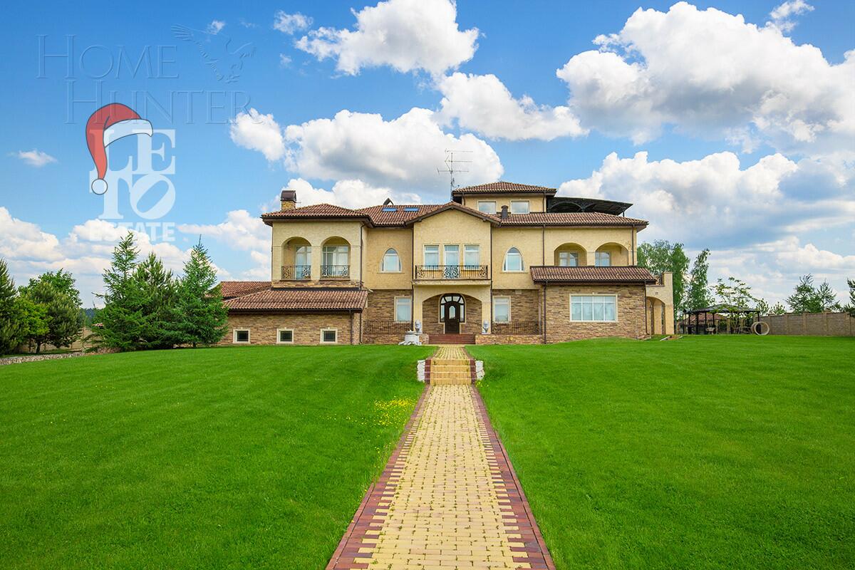 3-этажный коттедж 1 500 м² с отделкой