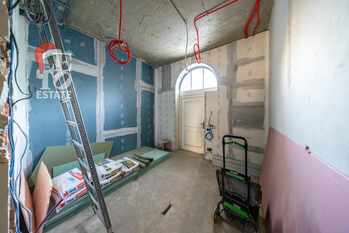 4-этажный таунхаус 395 м² без отделки