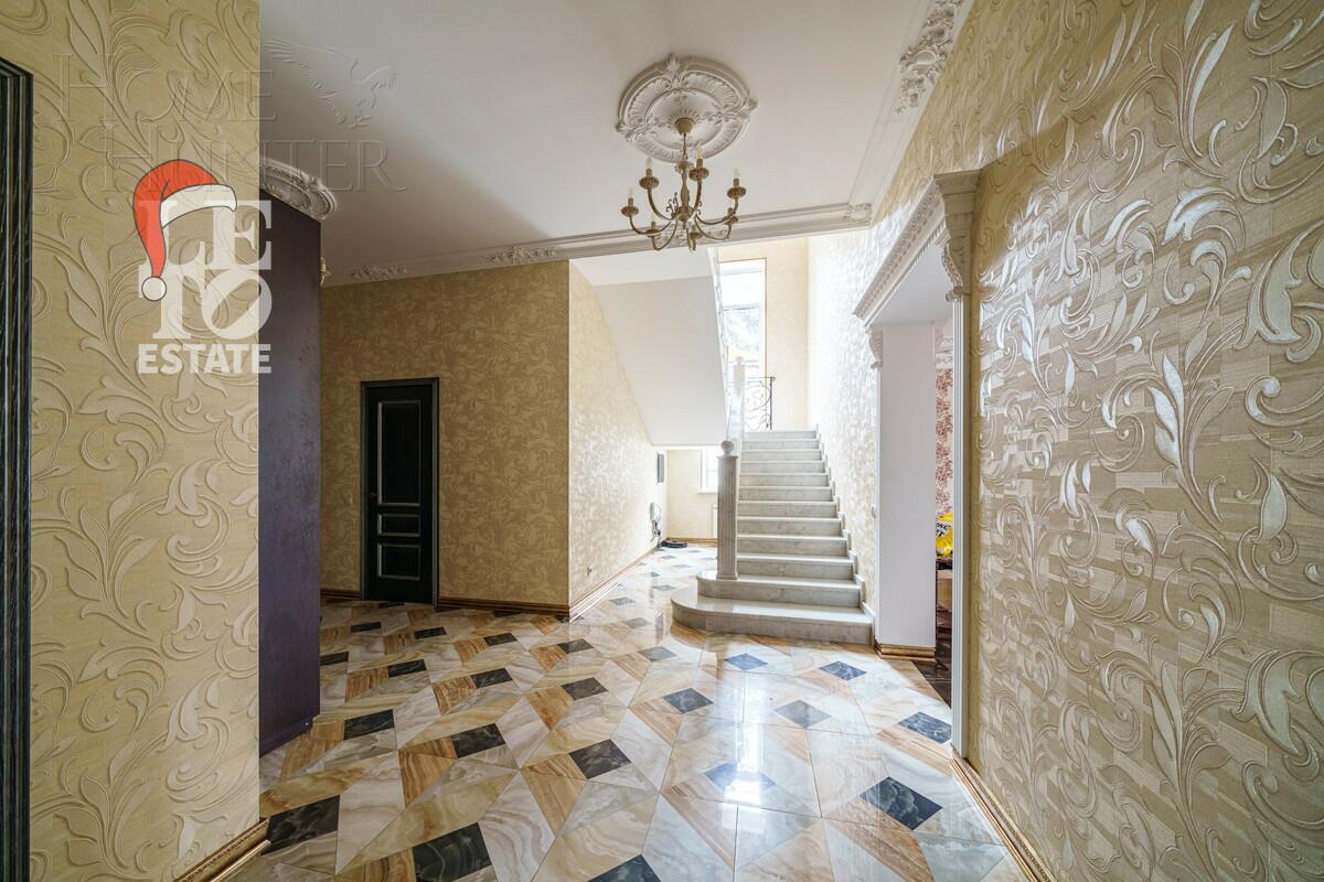 2-этажный коттедж 290 м² с отделкой