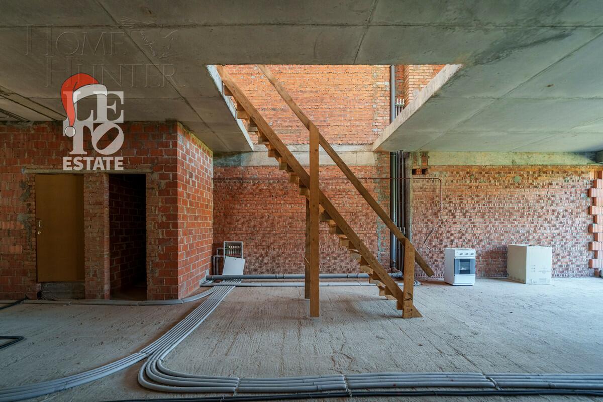 2-этажный таунхаус 270 м² без отделки