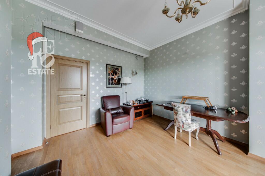 3-этажный коттедж 553.6 м² с отделкой