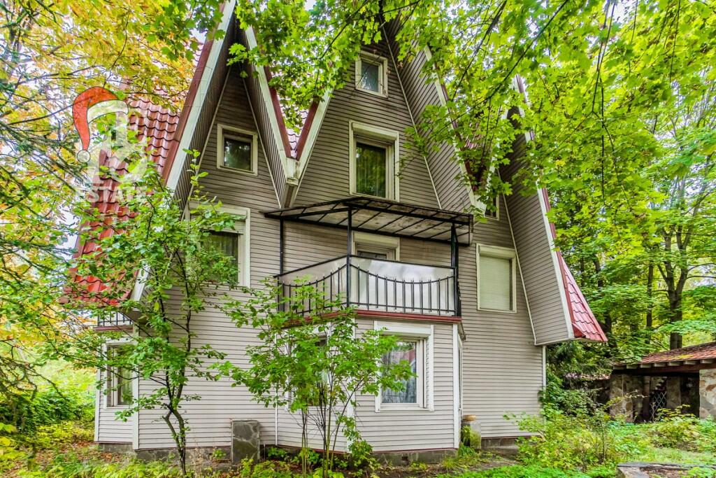 3-этажный коттедж 150 м² с отделкой