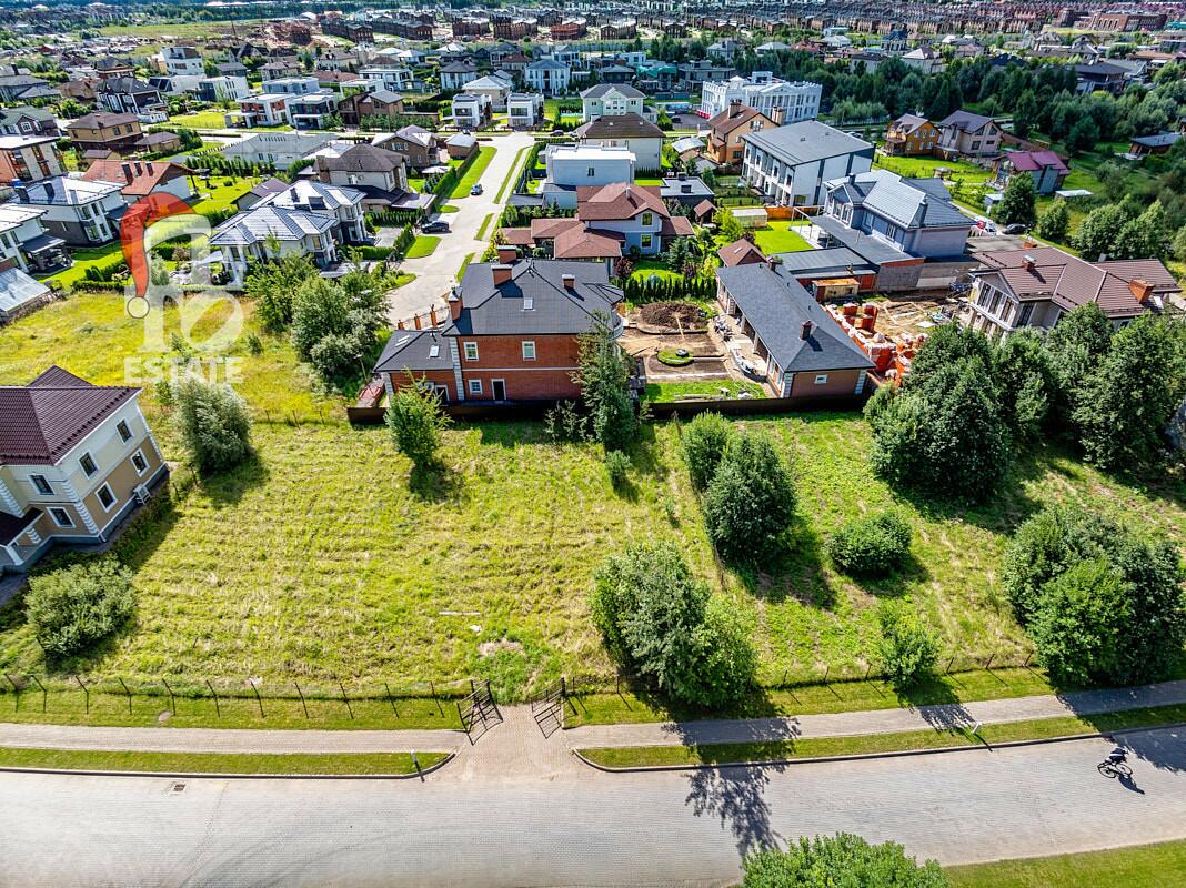 Участок 5.2 сот. в охраняемом поселке