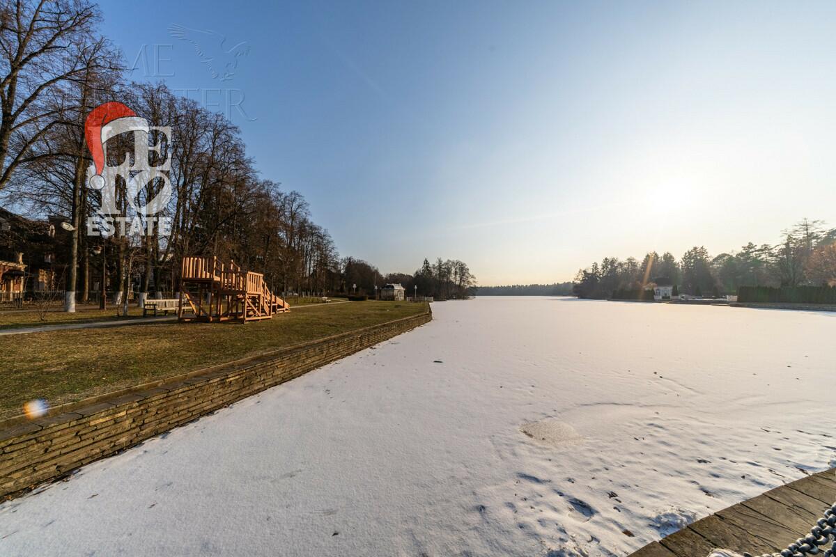 4-этажный таунхаус 395 м² без отделки