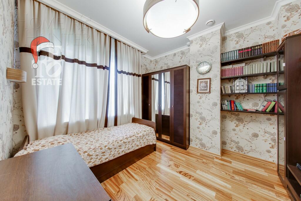 3-этажный коттедж 553.6 м² с отделкой