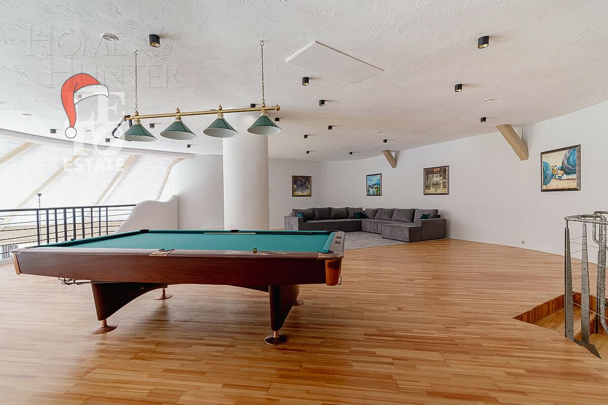 3-этажный коттедж 1 241 м² с отделкой