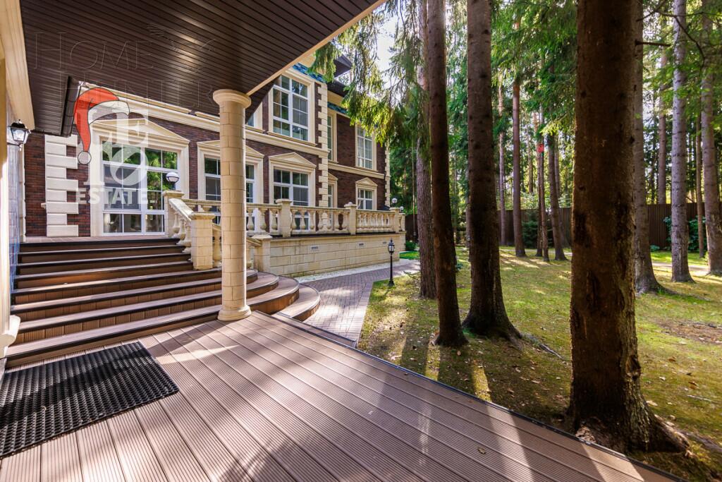 2-этажный коттедж 1 556 м² с отделкой