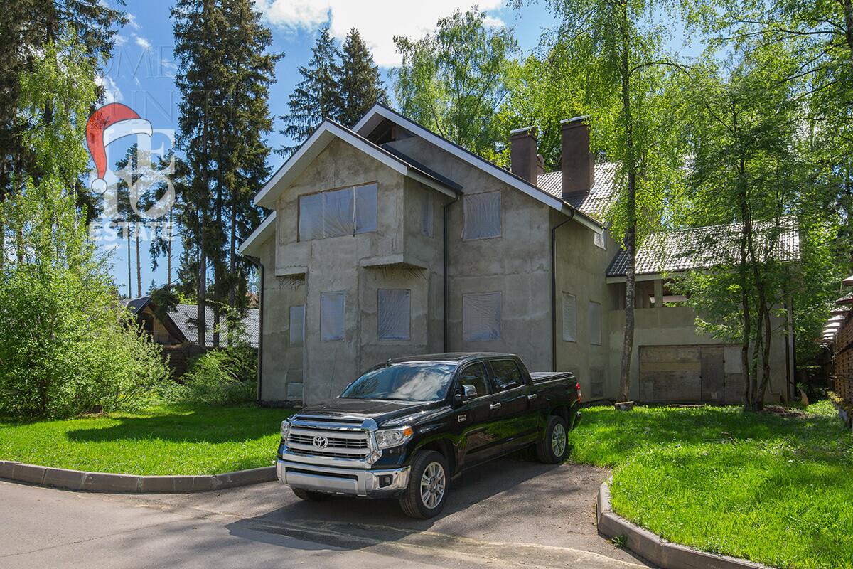 2-этажный коттедж 650 м² без отделки