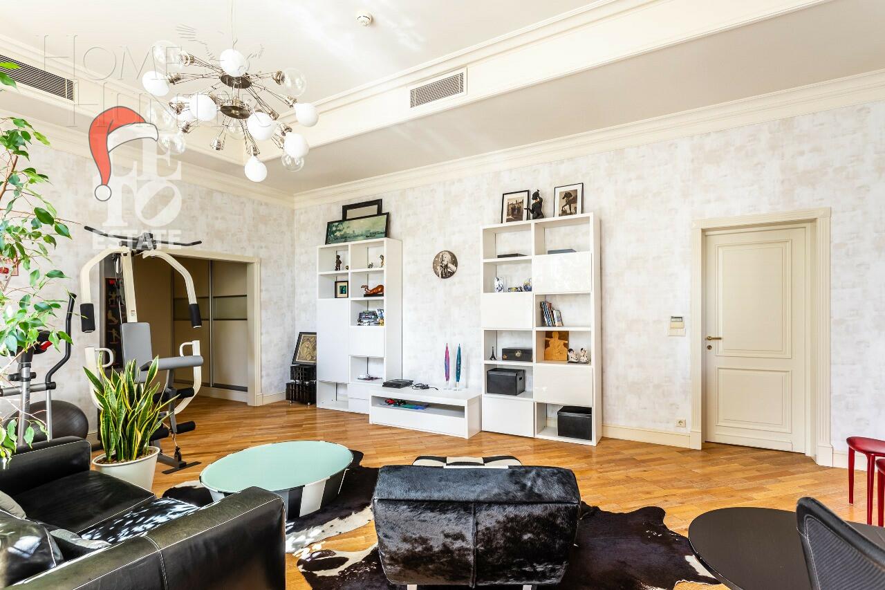 3-этажный коттедж 750 м² с отделкой