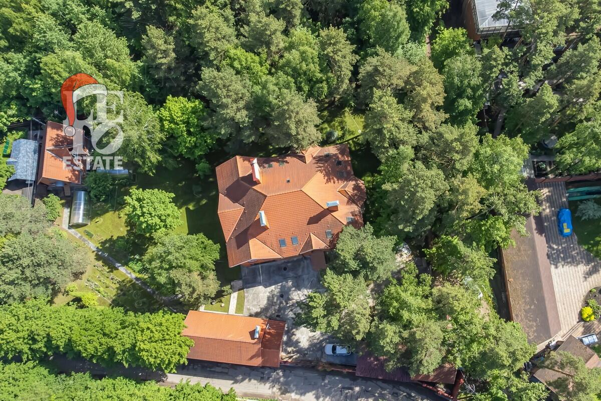 3-этажный коттедж 1 319 м² с отделкой