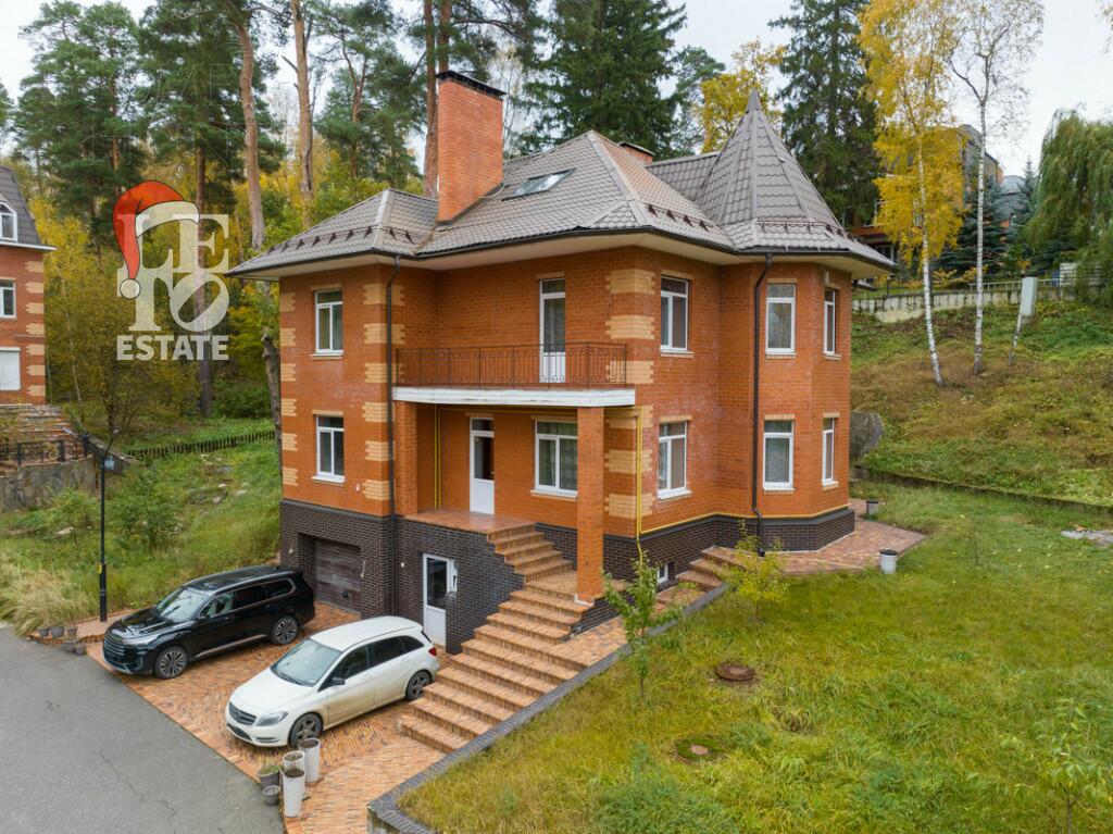 2-этажный коттедж 440.2 м² с отделкой