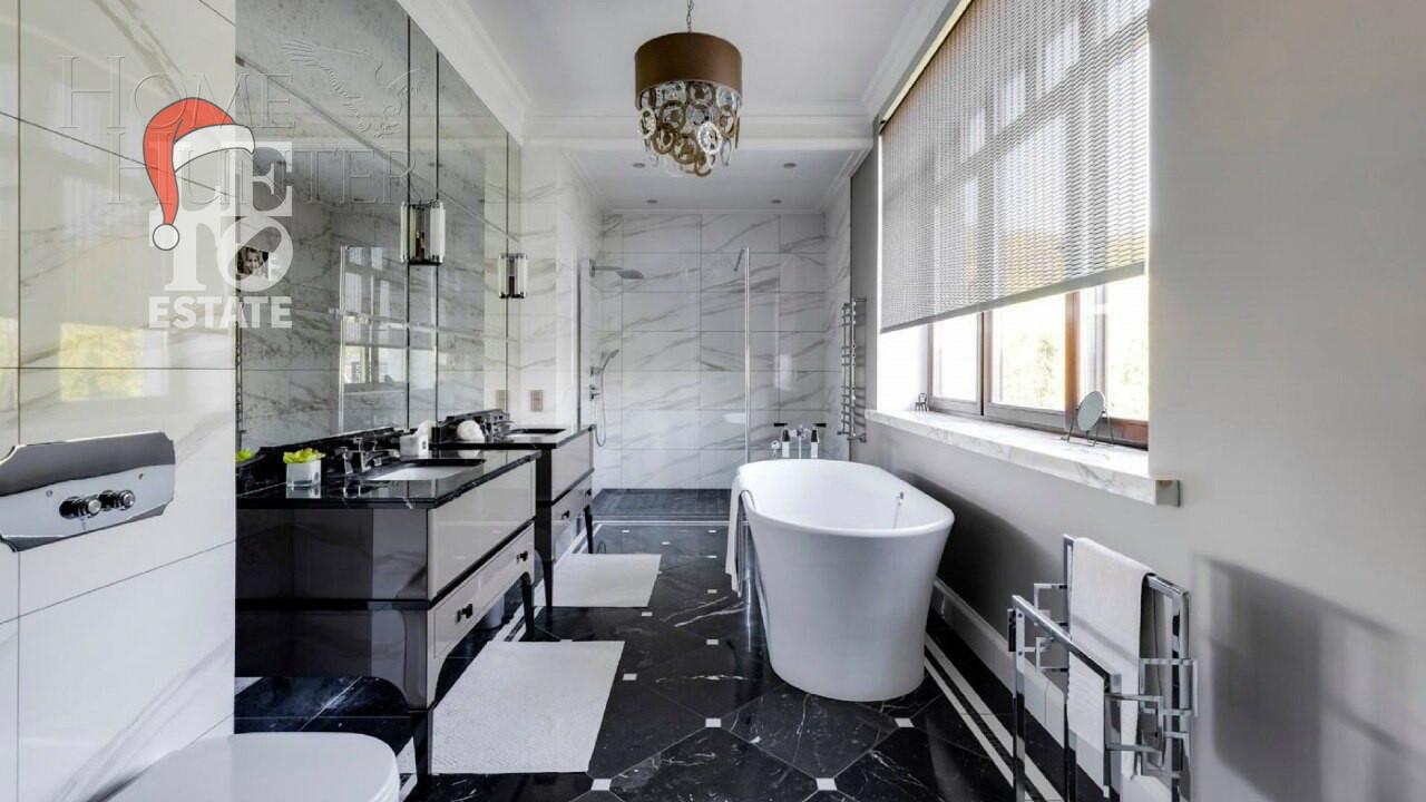 3-этажный коттедж 1 185 м² с отделкой