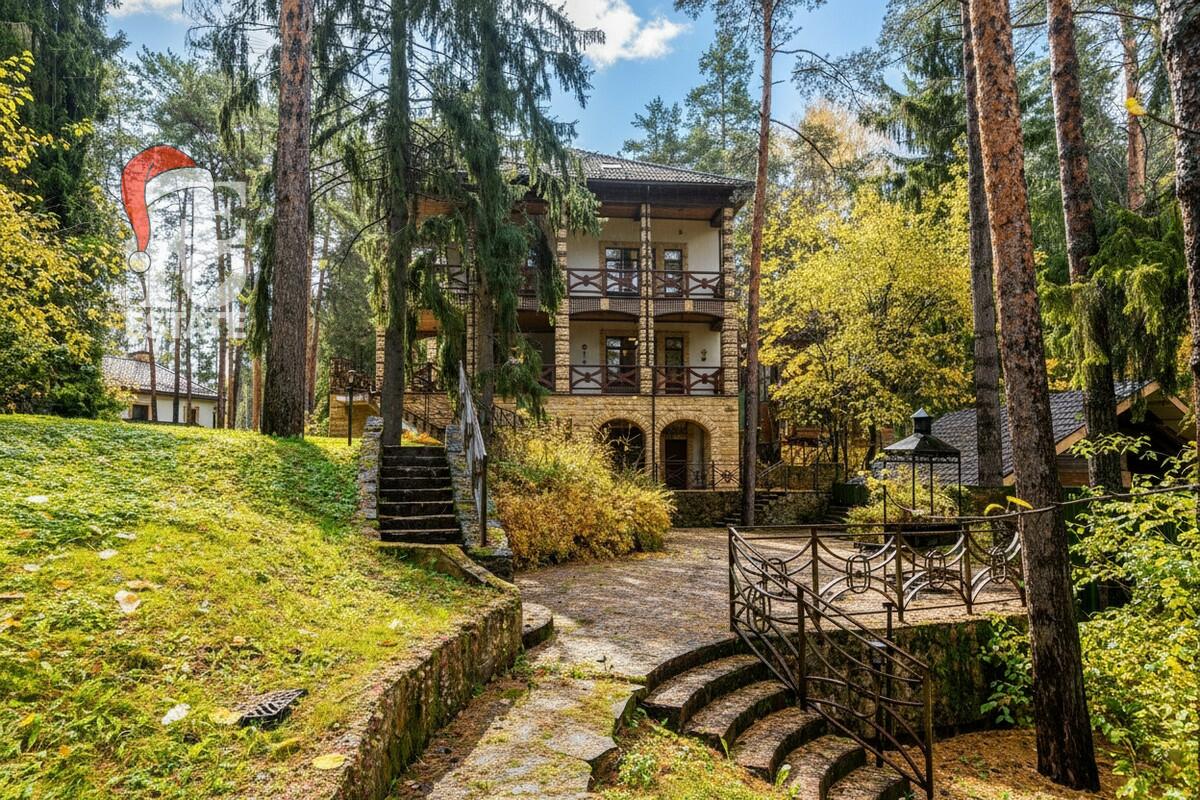 3-этажный коттедж 980 м² с отделкой