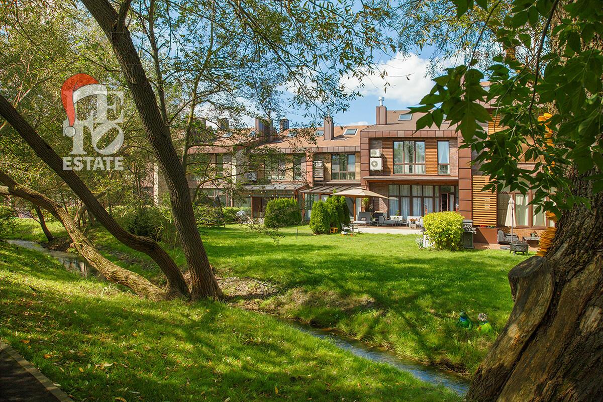 2-этажный таунхаус 270 м² без отделки