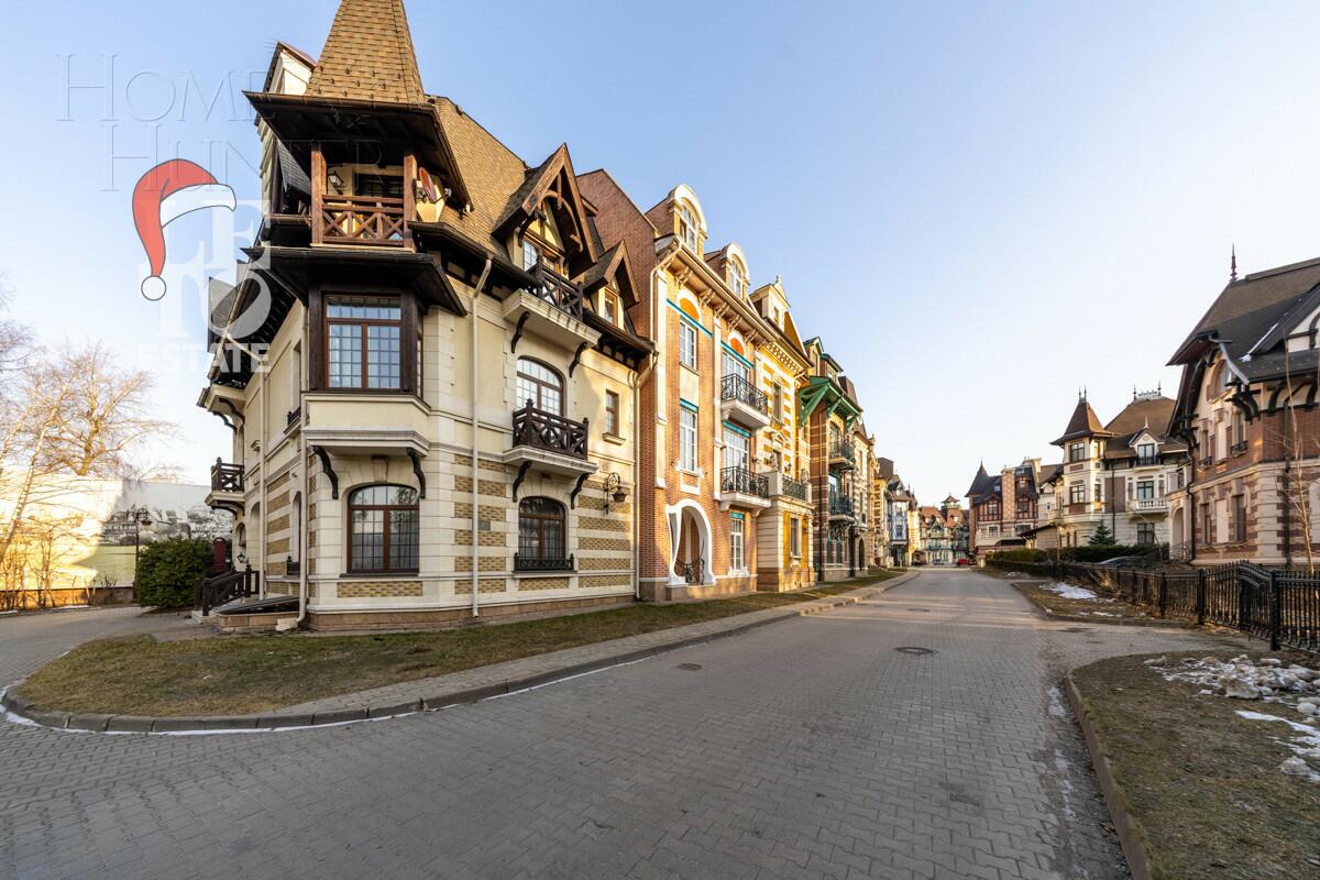 4-этажный таунхаус 395 м² без отделки