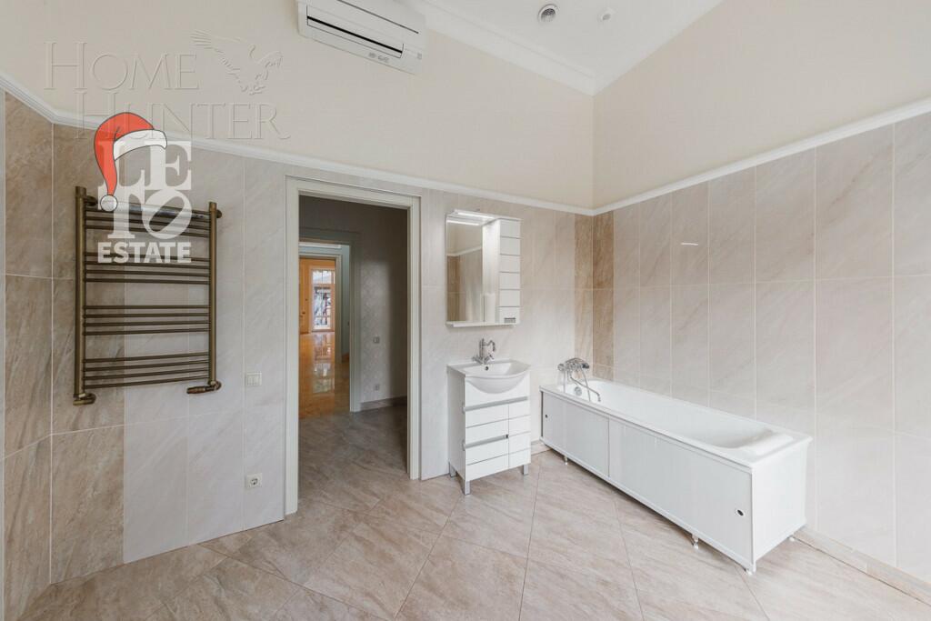 2-этажный коттедж 1 556 м² с отделкой