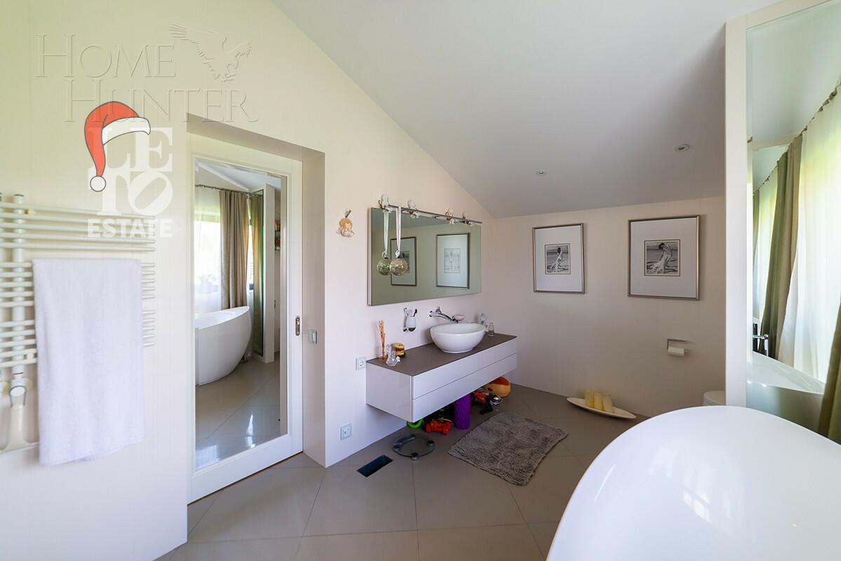 2-этажный коттедж 284.9 м² с отделкой