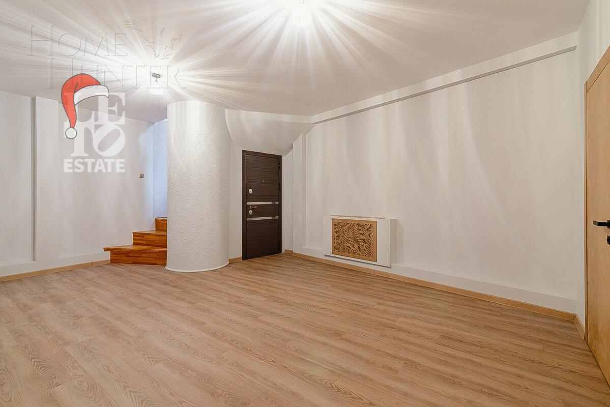 3-этажный коттедж 1 241 м² с отделкой