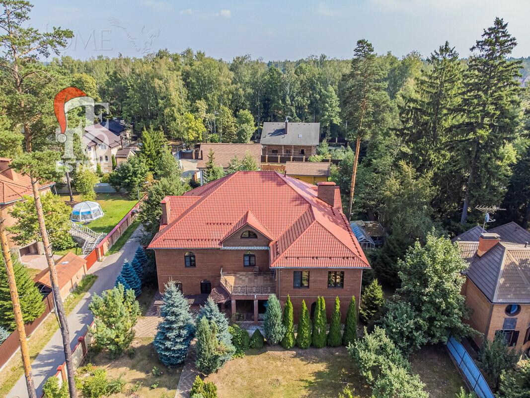 2-этажный коттедж 699.6 м² с отделкой