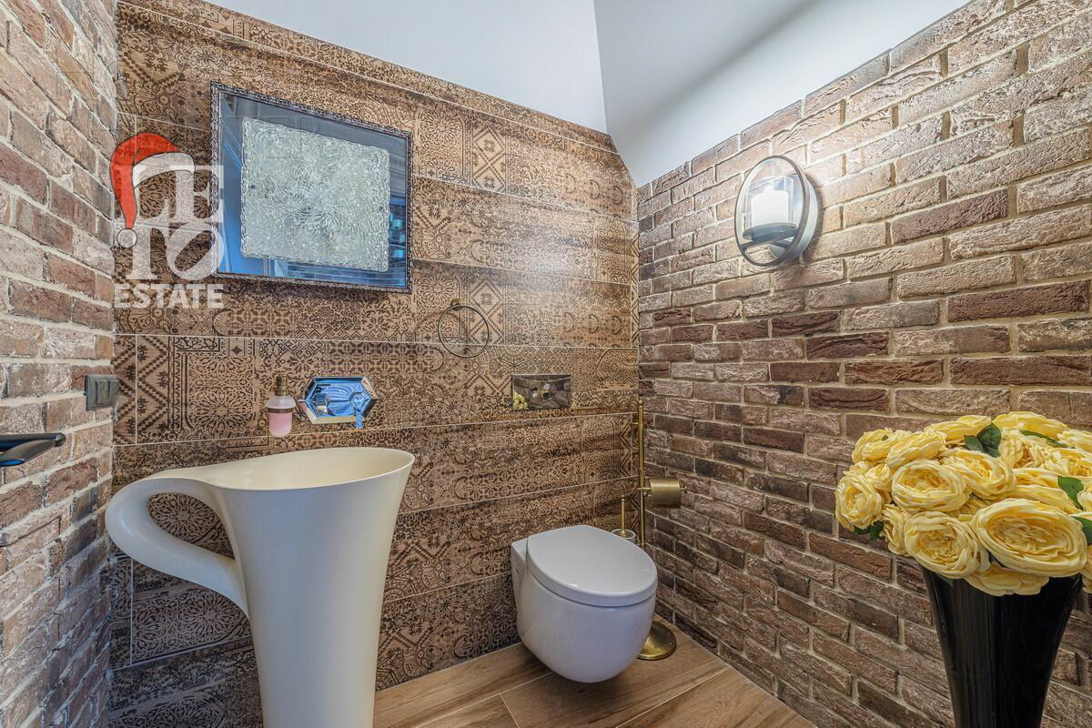 3-этажный коттедж 1 200 м² с отделкой