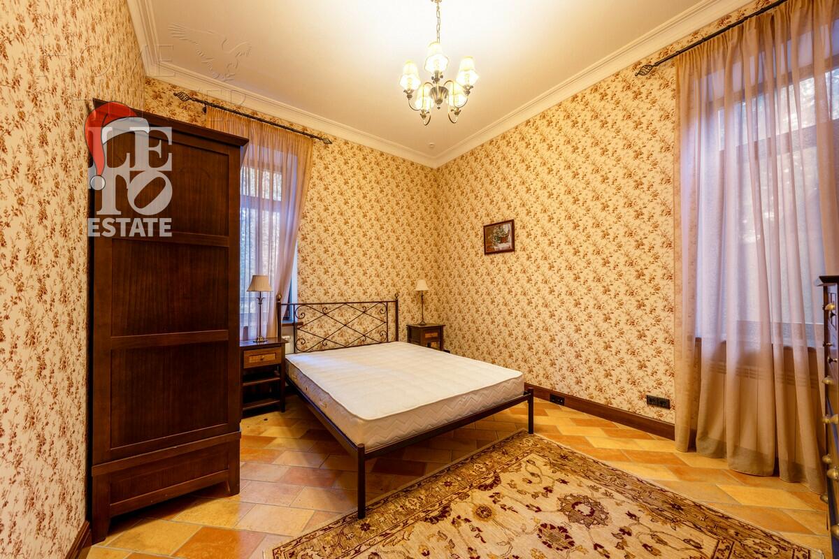 3-этажный коттедж 980 м² с отделкой