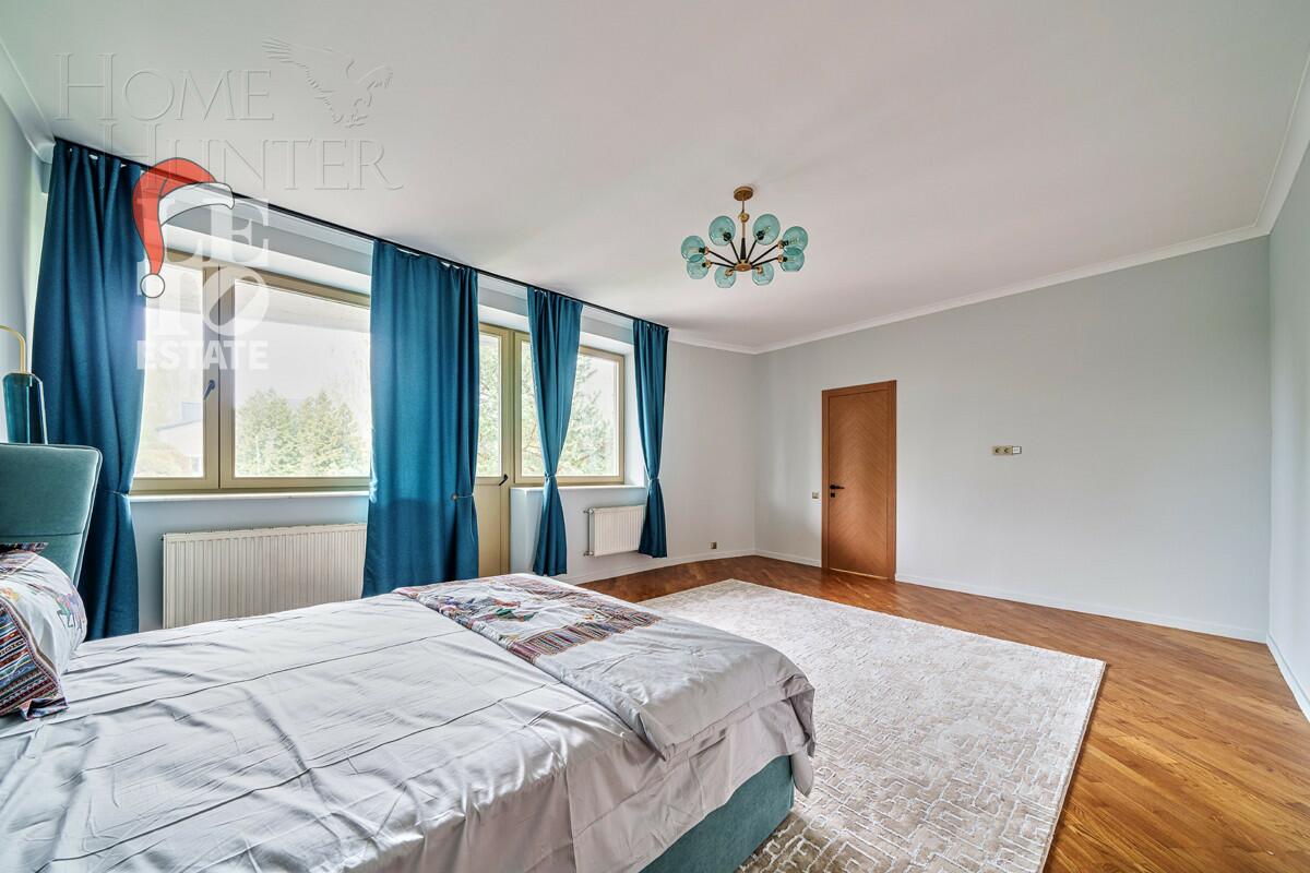 3-этажный коттедж 1 241 м² с отделкой