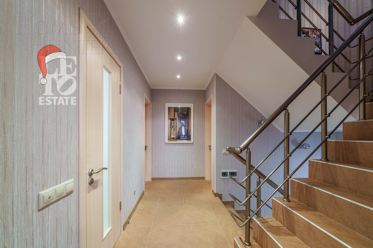 2-этажный таунхаус 428 м² с отделкой