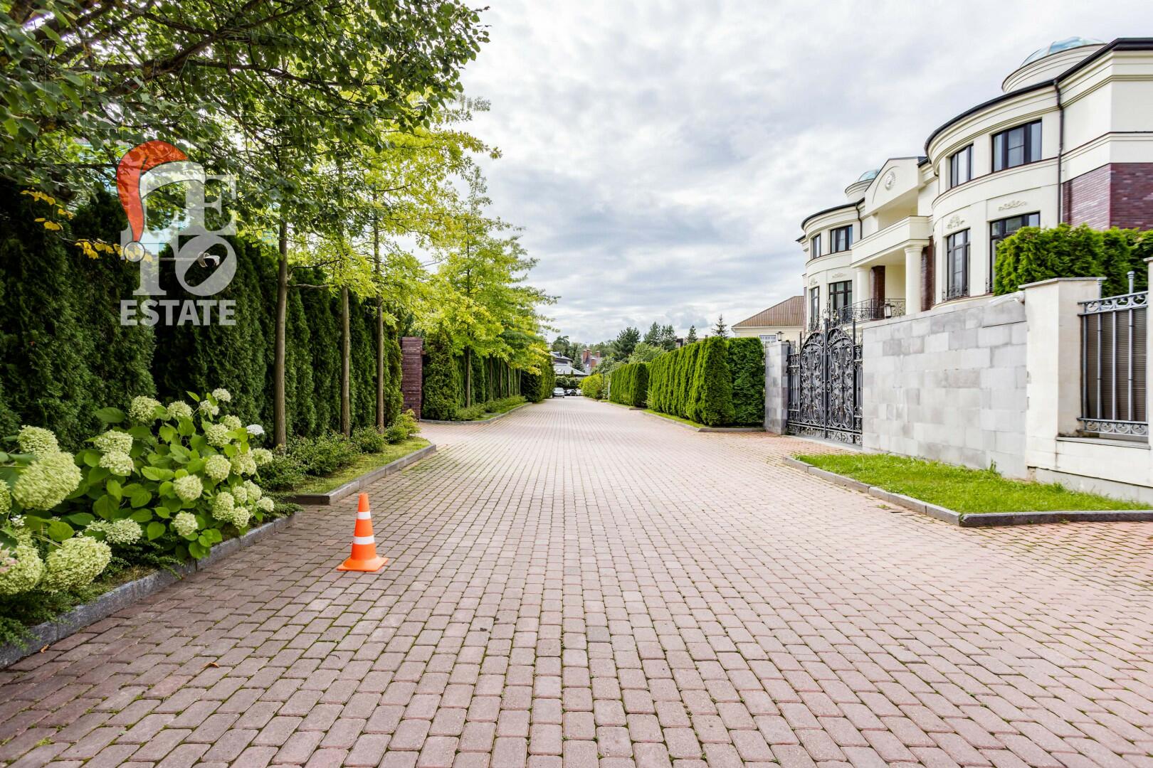 2-этажный коттедж 1 438 м² с отделкой