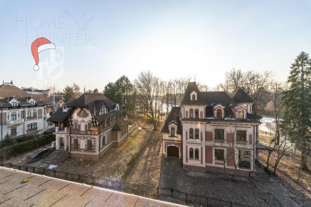 4-этажный таунхаус 395 м² без отделки