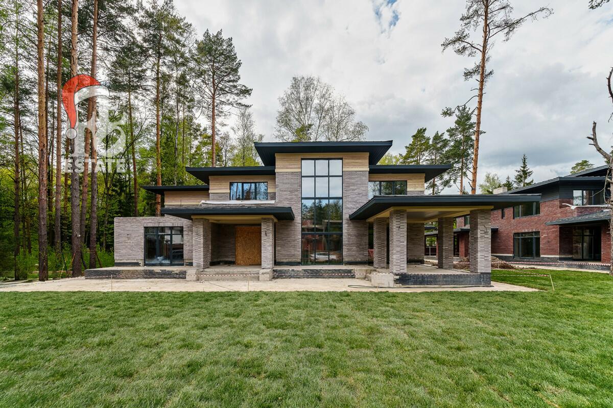 2-этажный коттедж 460 м² без отделки