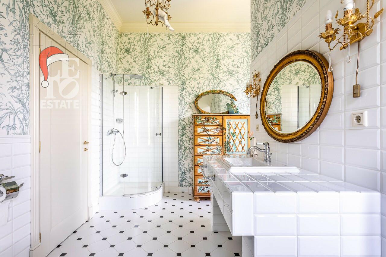 3-этажный коттедж 750 м² с отделкой