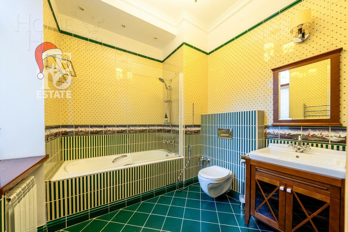 3-этажный коттедж 980 м² с отделкой