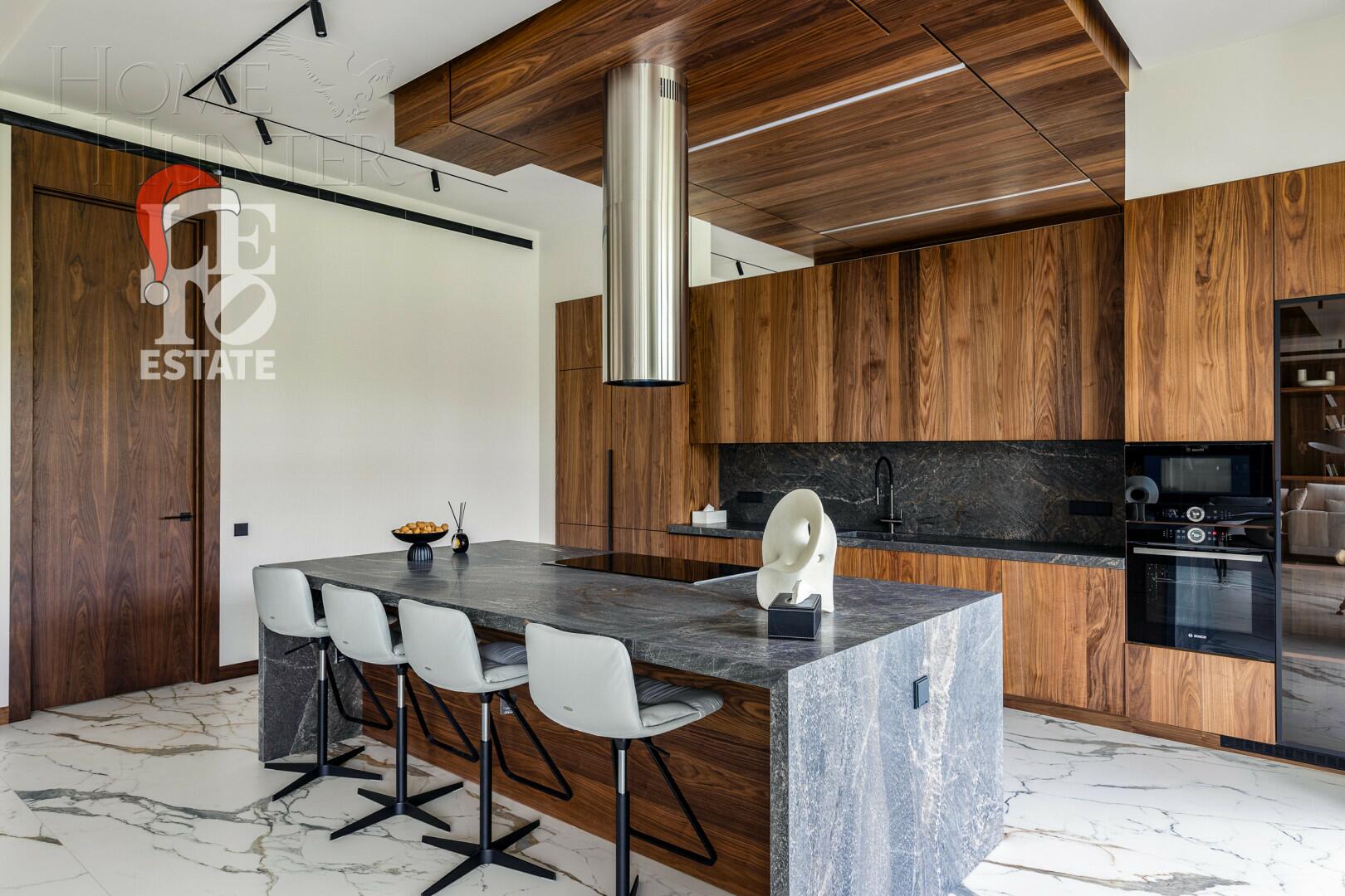 2-этажный коттедж 731 м² с отделкой